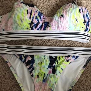 NEW Victoria’s Secret swim set